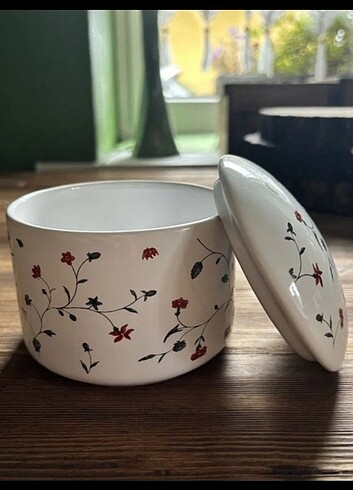 Ikea Ikea kapaklı porselen kapaklı kab