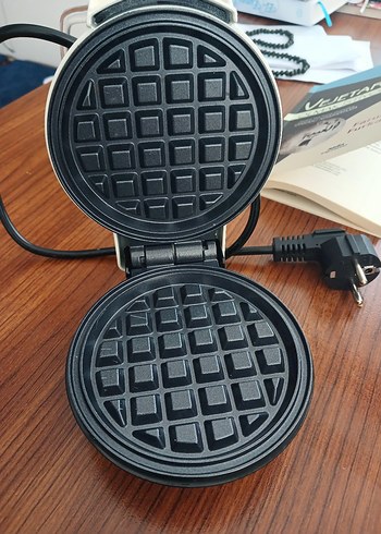 Beyaz Mini Waffle Makinesi Kiwi - Görsel 2