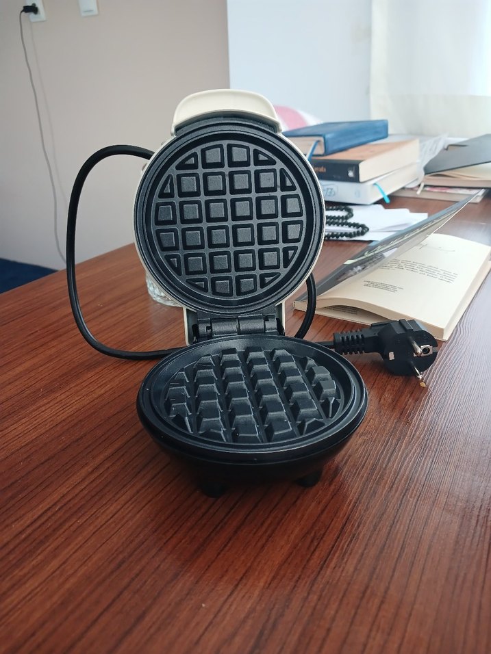Beyaz Mini Waffle Makinesi Kiwi - Görsel 3