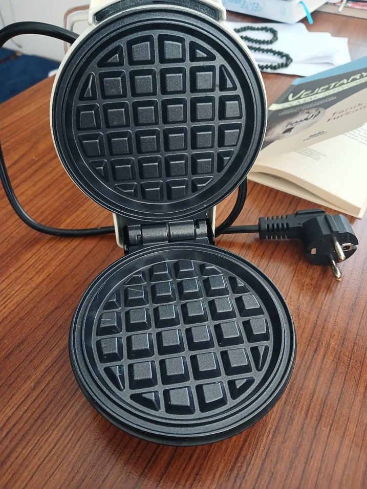 Beyaz Mini Waffle Makinesi Kiwi - Görsel 2
