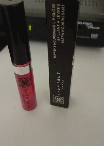 Avon True Renkli Pembe Dudak Parlatıcısı