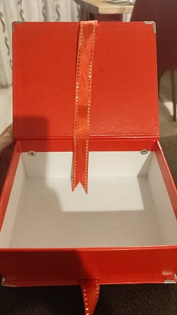 diğer Beden kırmızı Renk Orta boy hediye kutusu 