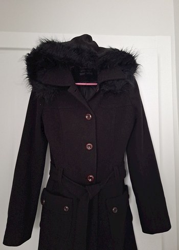 Kürklü Kapüşonlu Siyah Kaban - Görsel 2