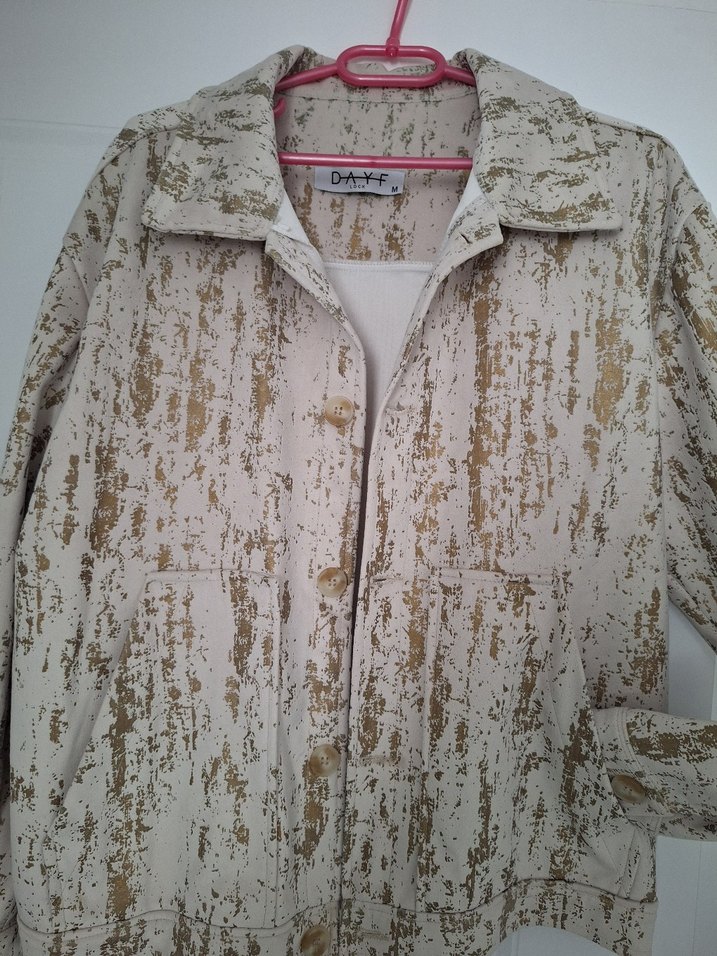 Bej Düğmeli Kadın Ceket - Görsel 3