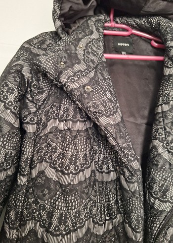 Dantel Detaylı Siyah Desenli Kadın Mont - Görsel 4