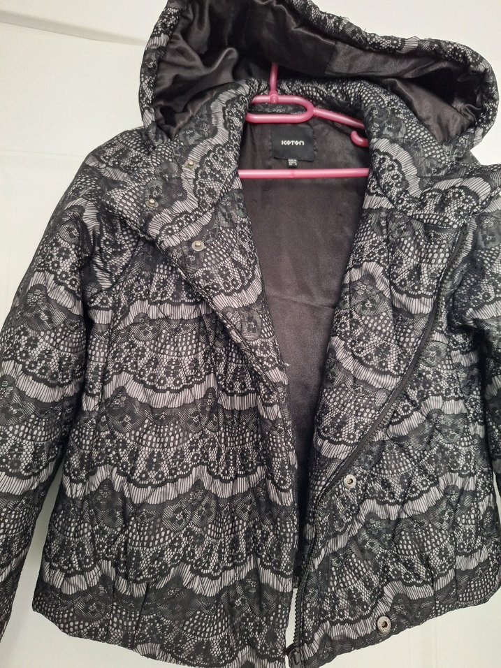 Dantel Detaylı Siyah  Desenli Kadın Mont - Görsel 3