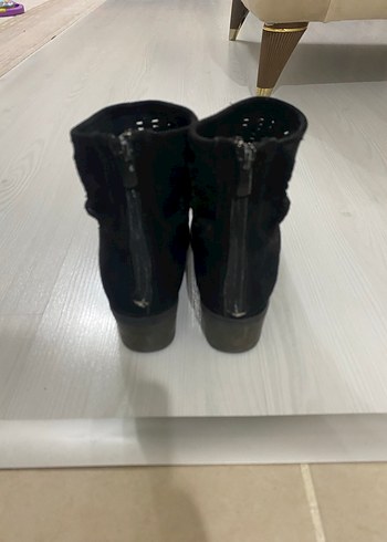 Siyah Süet Kadın Dolgu Topuklu Bot - Görsel 3