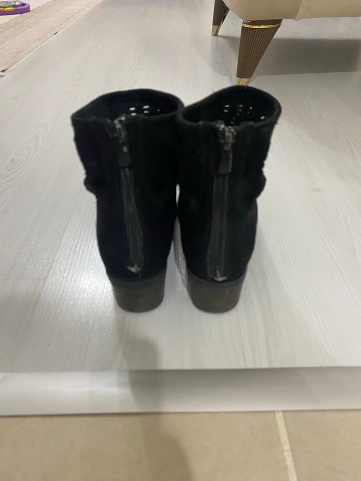 Siyah Süet Kadın Dolgu Topuklu Bot - Görsel 3