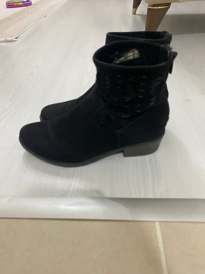 Siyah Süet Kadın Dolgu Topuklu Bot - Görsel 2