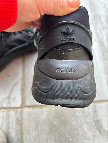 44 Beden Adidas Orijinal Erkek ayakkabi