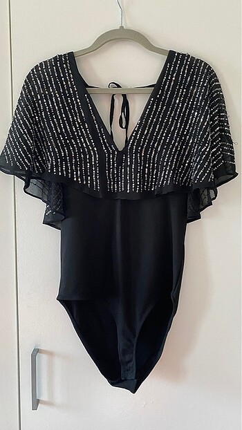 Bershka boncuk işleme tül detay bodysuit
