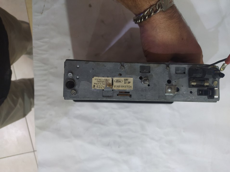 Klasik Siyah oto teyp Ford - Görsel 4