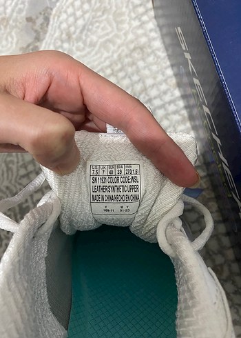 40 Beden beyaz Renk Skechers spor ayakkabı