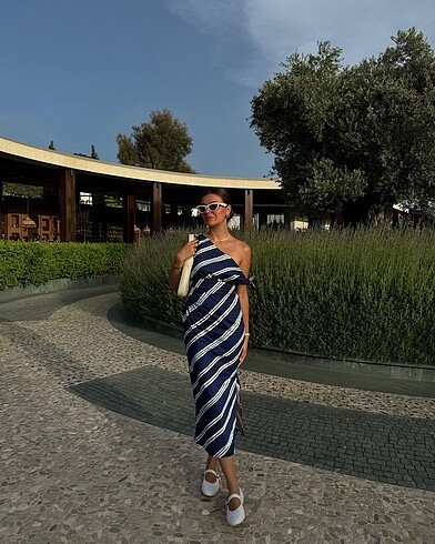 Mango Mango Omuzları Açık Çizgili Elbise