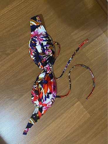 Bikini üstü