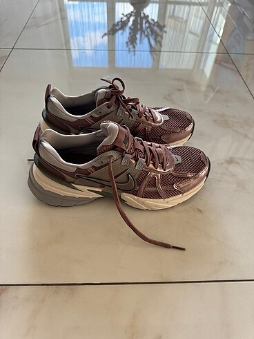 Nike spor ayakkabı kadın