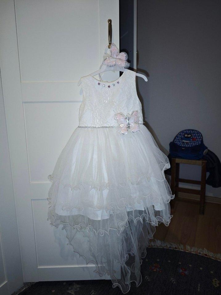 Kız Çocuk Beyaz Dantel Nakışlı Elbise - Görsel 4