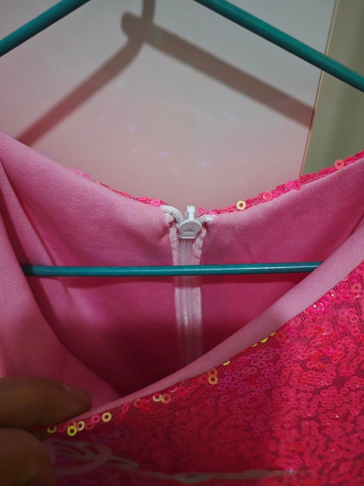 Pembe Barbie Nakışlı Uzun Kollu Kız Elbisesi özel dikim - Görsel 4