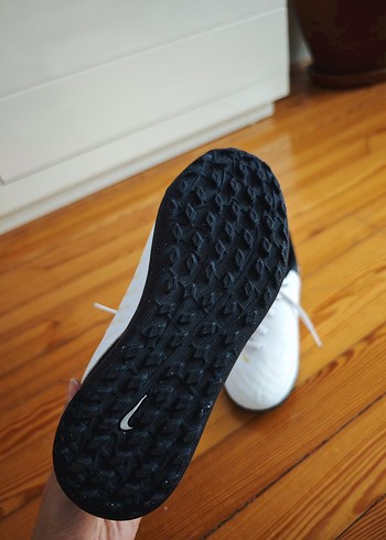 Erkek Beyaz Siyah Laced Futbol Ayakkabısı 36.5 - Görsel 4