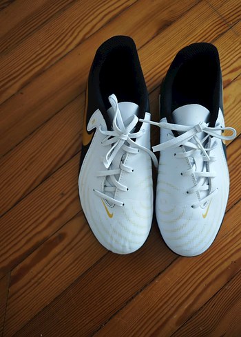 Erkek Beyaz Siyah Laced Futbol Ayakkabısı 36.5 - Görsel 5