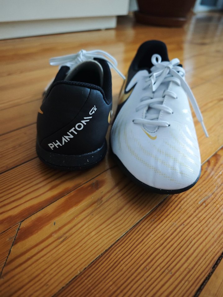 Erkek Beyaz Siyah Laced Futbol Ayakkabısı 36.5 - Görsel 3