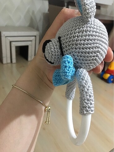  Amigurumi çıngıraklı oyuncak