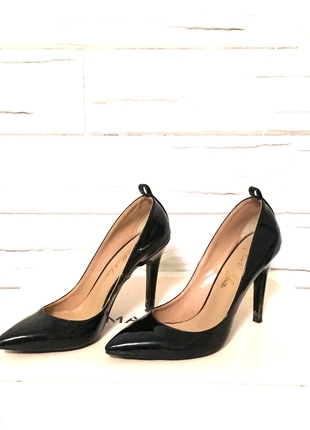 Milla rugan stiletto