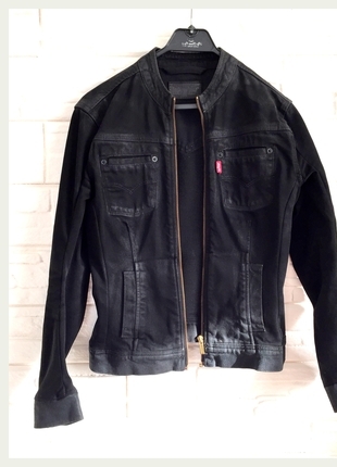 Levis kot mont