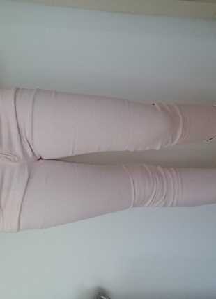 Zara 4 pantolonun ayrıntılı fotografı