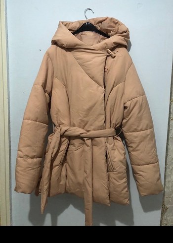 LC Waikiki Bej Kemerli Kadın Kışlık Mont