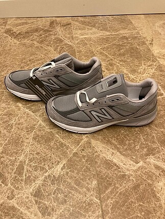 New balance 990v5