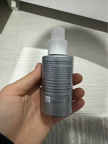 Neutrogena Neutrogan Retinol boost.