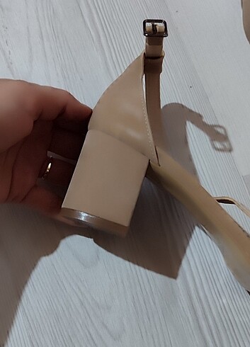 39 Beden ten rengi Renk Sıfır topuklu