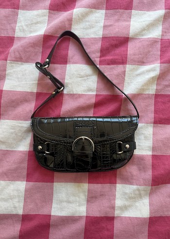 Siyah Deri Tokalı Çanta - Görsel 2