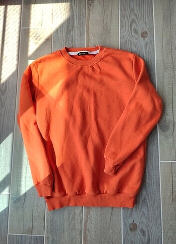 turuncu sweatshirt