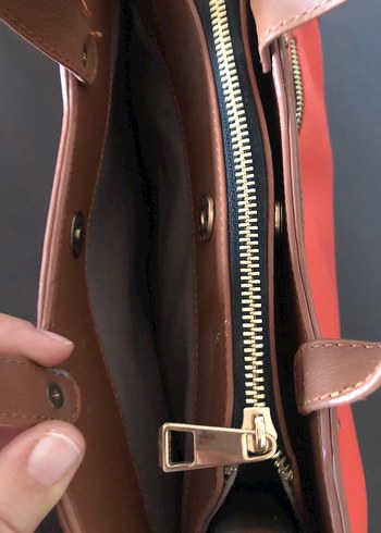 Kahverengi Detaylı Kırmızı Deri Kadın Çanta - Görsel 3