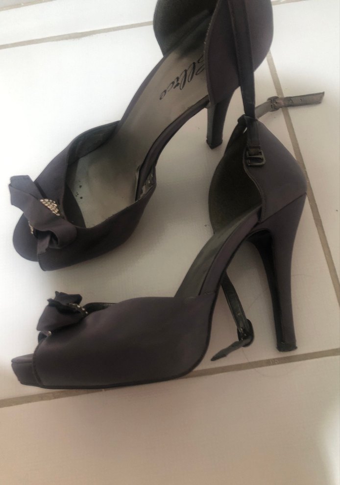 Gri Yılan Desenli Topuklu Kadın Ayakkabı - Görsel 2