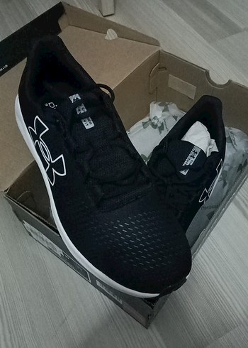 Under Armor 44 numara orijinal mağza mali sıfır ayakkabı - Görsel 2