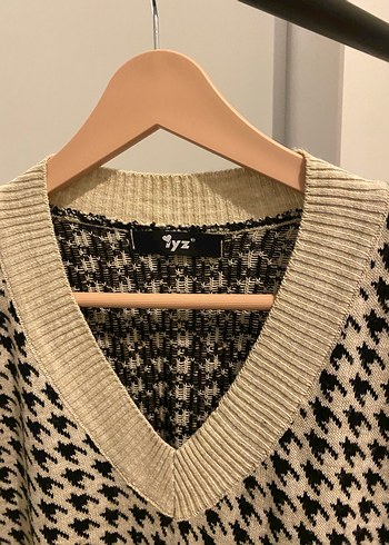 V Yaka Desenli Örgü Kadın Süveter - Görsel 2