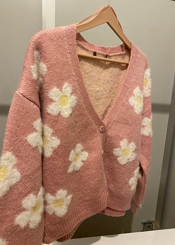 Pembe Çiçek Desenli Yumuşak Örgü Hırka - Görsel 3