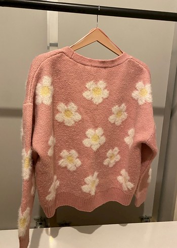 Pembe Çiçek Desenli Yumuşak Örgü Hırka - Görsel 4