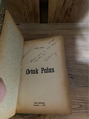 Beden Renk Ortak Palas İmzalı ve Ciltli