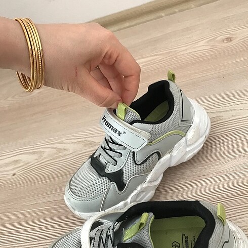 29 Beden gri Renk Yepyenı spor ayakkabı