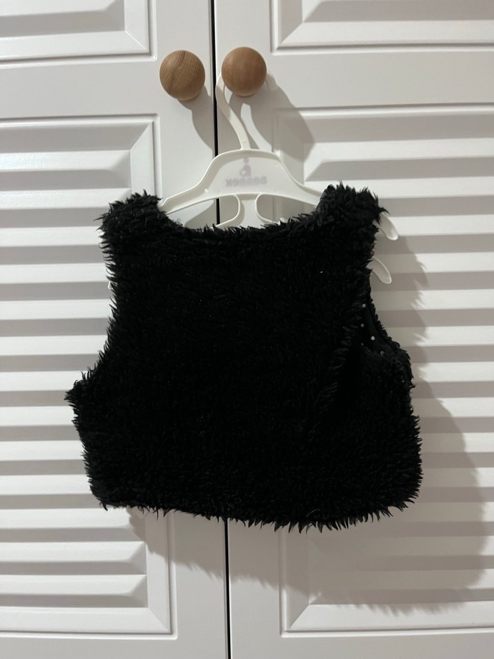 Kız Çocuk Siyah Kürklü Kolsuz Yelek - Görsel 2