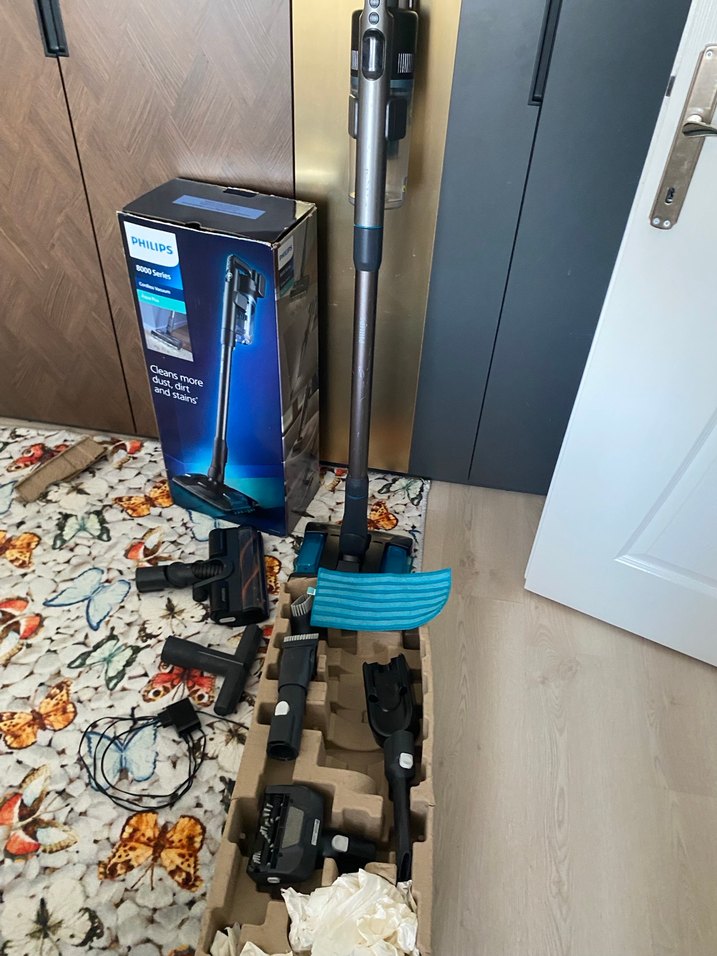 Philips Mavi Kablosuz Dikey Süpürge büyük başklik silipsüpüruyor - Görsel 2