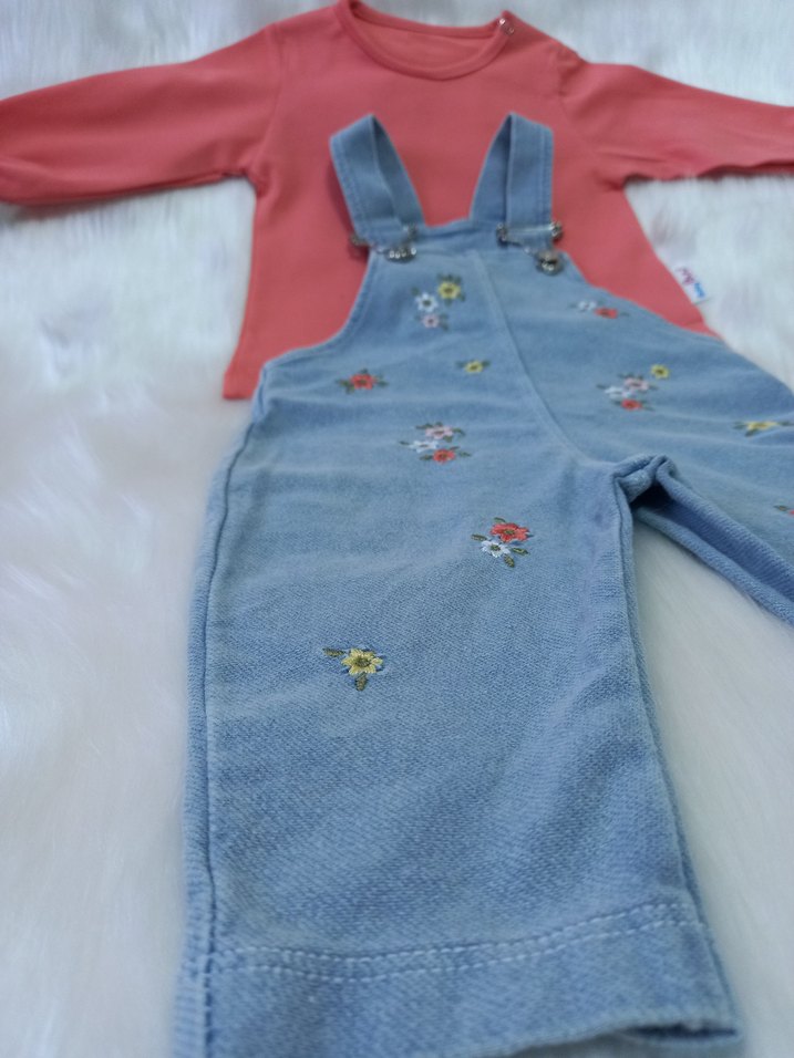 Nakışlı Kot Bahçıvan Tulum ve Pembe Uzun Kollu Bluz - Görsel 4