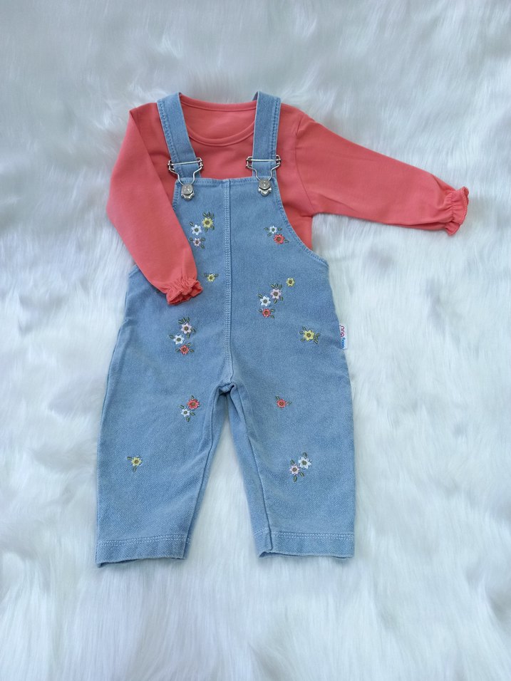 Nakışlı Kot Bahçıvan Tulum ve Pembe Uzun Kollu Bluz - Görsel 3