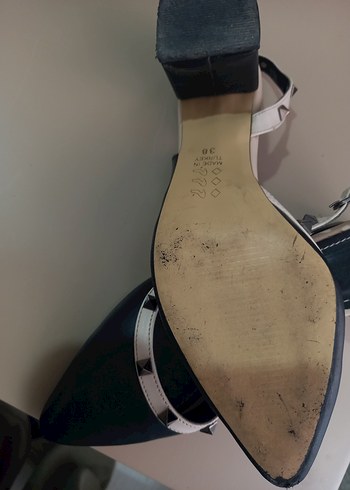 Bej Zımba Detaylı Sivri Burun Topuklu Ayakkabı - Görsel 6