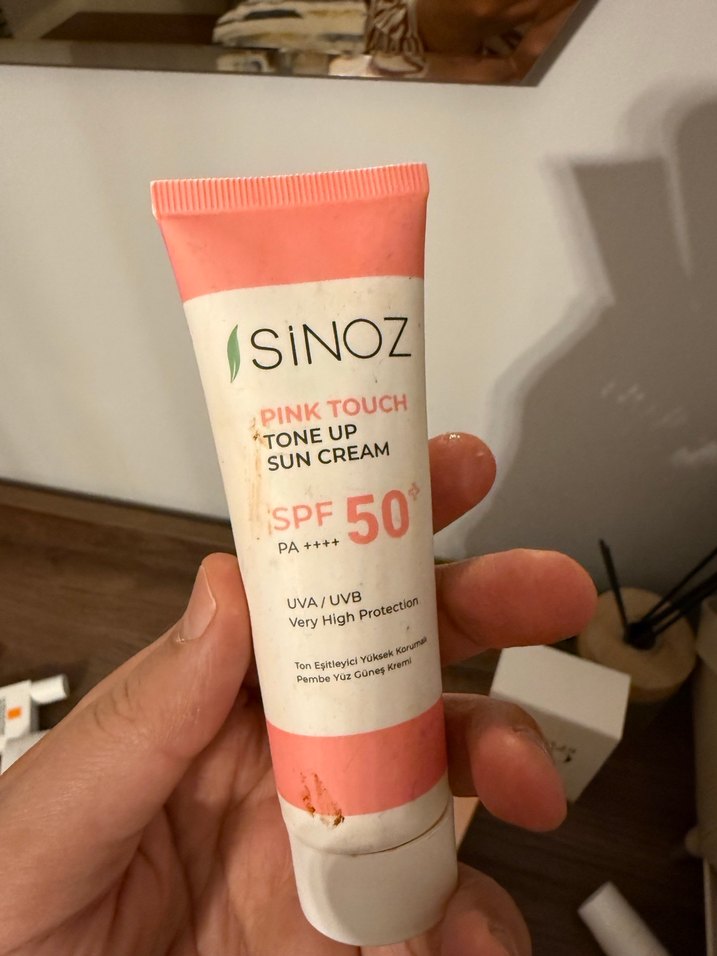 Sinoz Pink Touch Tonlu Güneş Kremi SPF 50 - Görsel 2