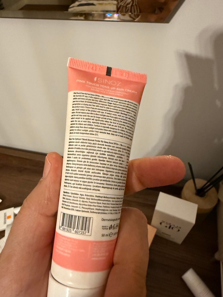 Sinoz Pink Touch Tonlu Güneş Kremi SPF 50 - Görsel 3